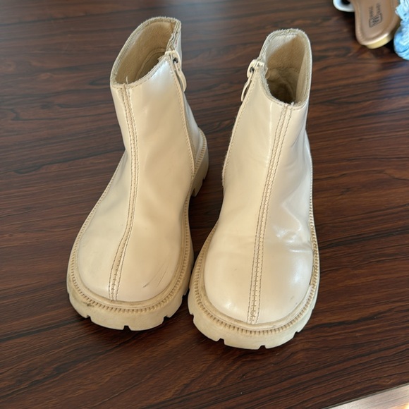 Chelsea booties - Picture 2 of 2